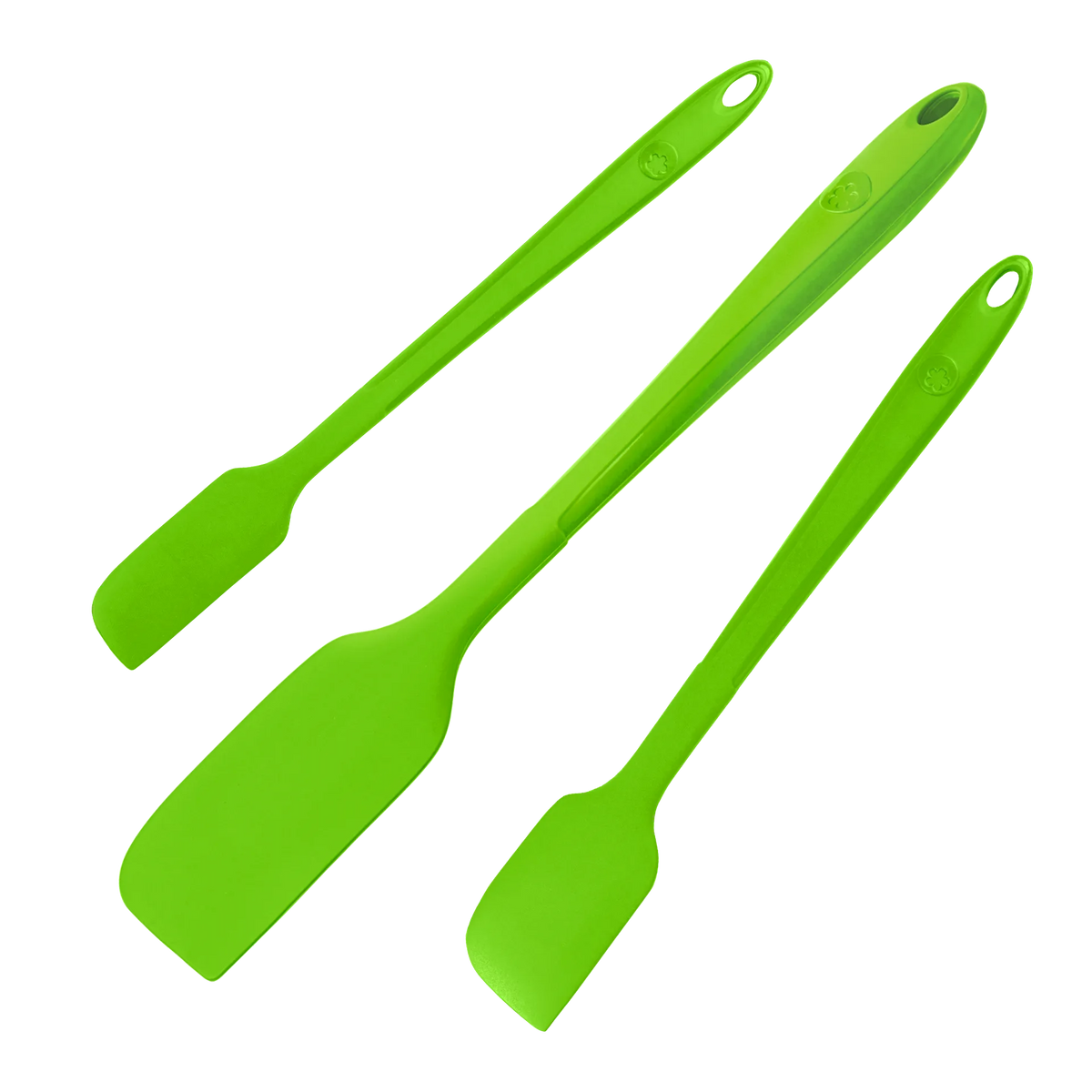 Drei leuchtend grüne Silikonspateln unterschiedlicher Größe sind diagonal auf einem weißen Hintergrund angeordnet. Jede Spatel hat ein Loch im Griff zum Aufhängen.